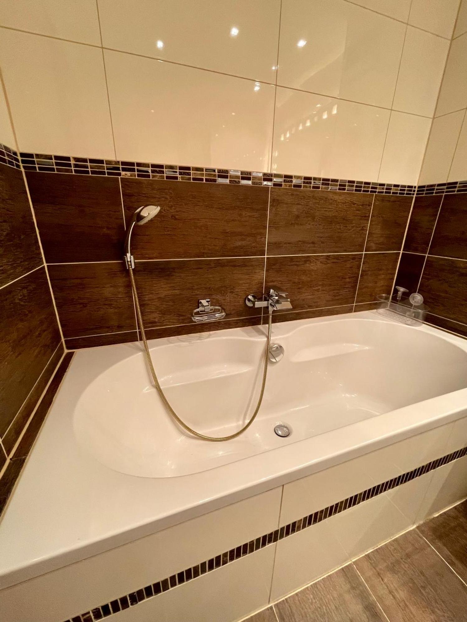 Wunderschoenes 2 Zimmer Apartment Zentrum Goldstadt Pforzheim Kültér fotó
